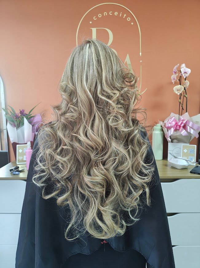 Trabalho de coloração — Conceito PRA Hair Studio